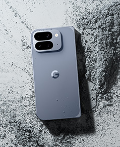 Die Rückseite des Google Pixel 10 Pro Fold, die das Kameramodul zeigt