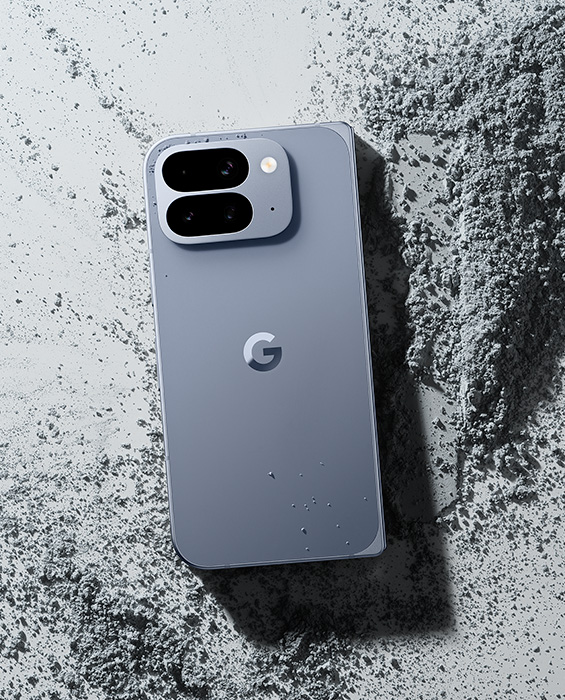 Die Rückseite des Google Pixel 10 Pro Fold, die das Kameramodul zeigt