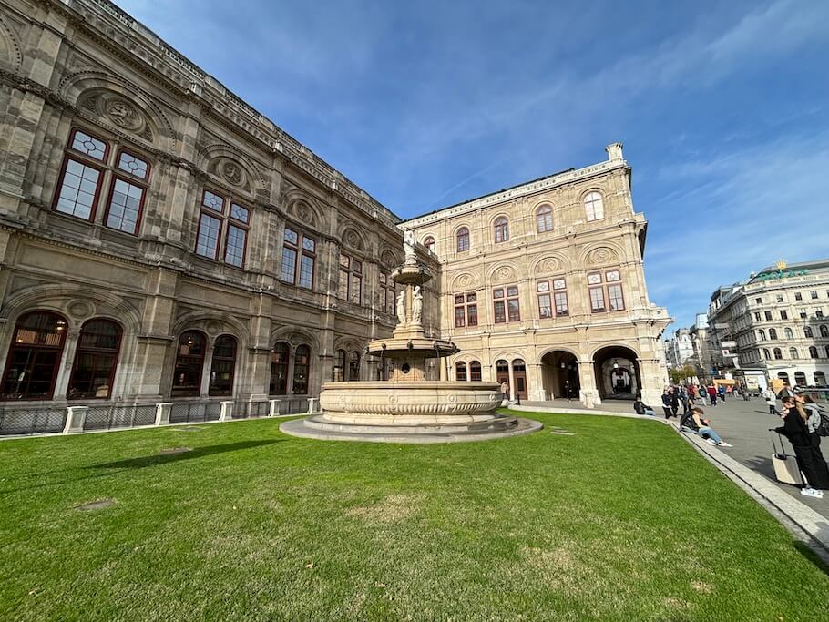 iPhone 15 Foto Brunnen_Zoom-Modus-0,5