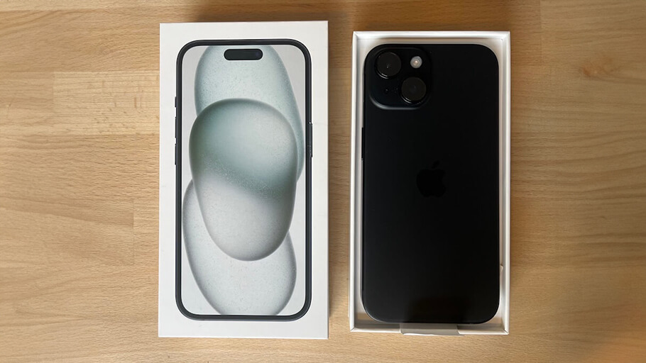 iPhone 15 Unboxing 2