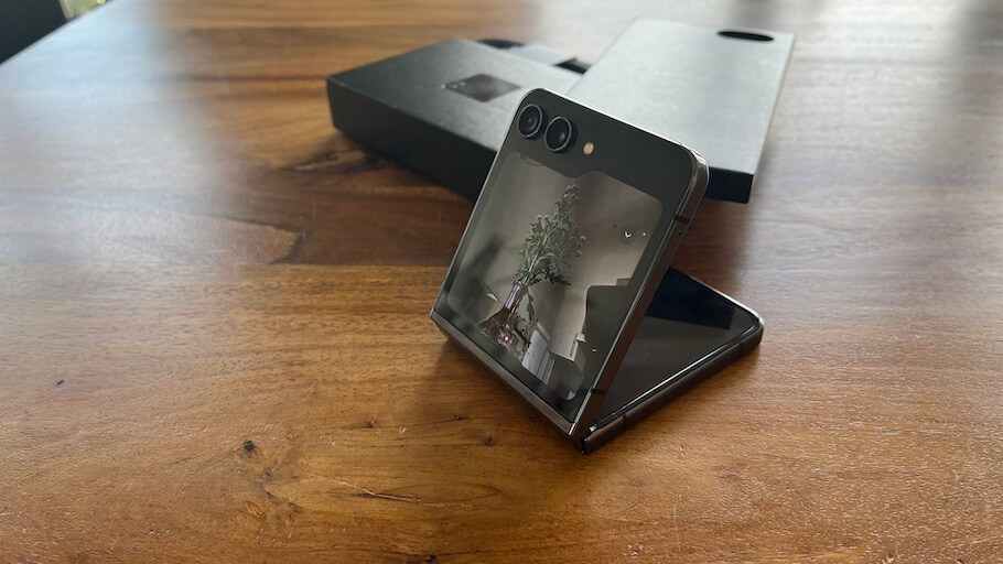 Samsung Galaxy Z Flip 5 Außenbildschirm 2