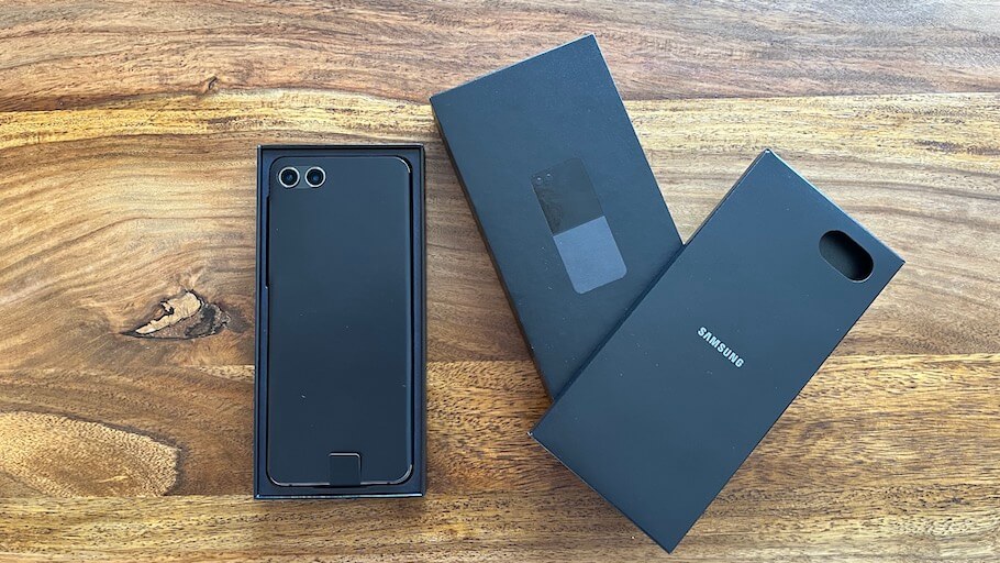 Samsung Galaxy Z Flip 5 Unboxing 1