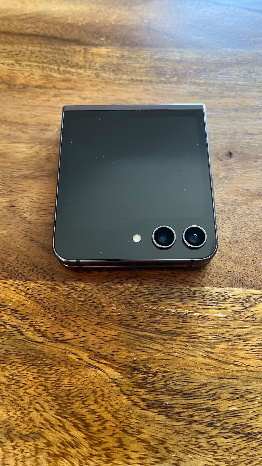 Samsung Galaxy Z Flip 5 Unboxing 5