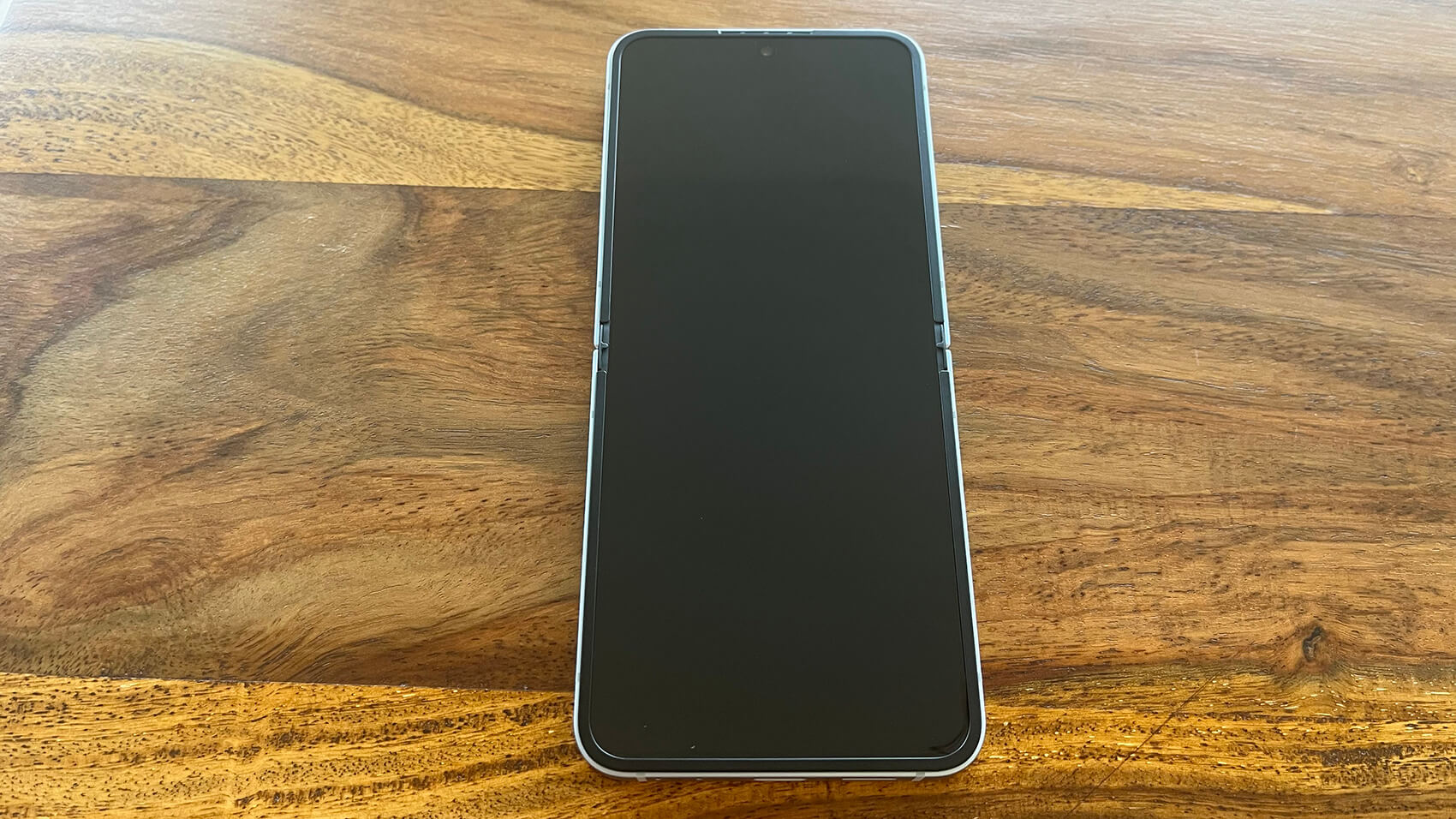 Samsung Galaxy Z Flip 6 Unboxing 6