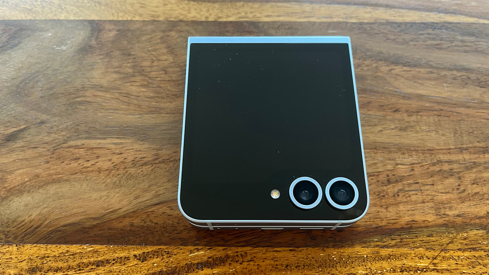 Samsung Galaxy Z Flip 6 Unboxing 7