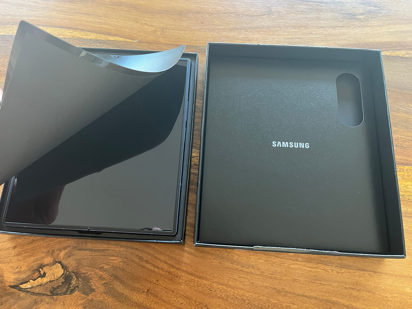 Samsung Galaxy Z Fold 6 Unboxing 2