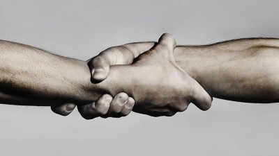 Hybrid-Internet: Teamarbeit zweier Technologien.
