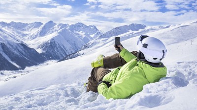 Smartphone im Winter vor Kälte schützen.